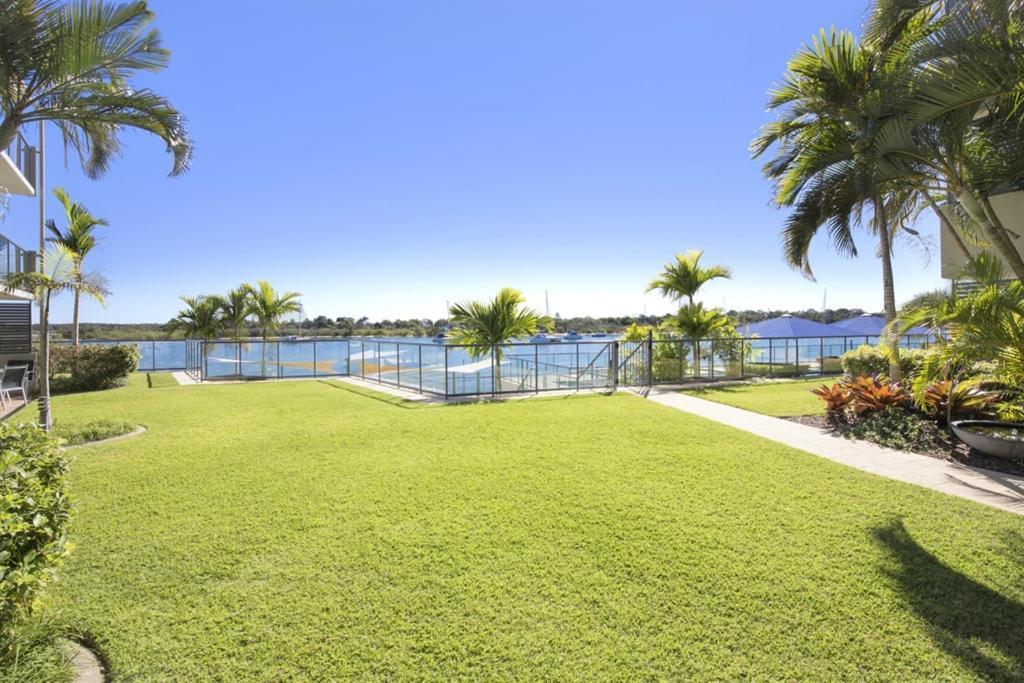 Noosa Shores Resort Екстер'єр фото